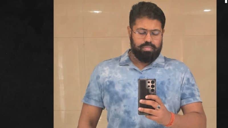 डॉक्टर की मर्यादा शर्मसार: संत कबीर नगर के सरकारी चिकित्सक पर अश्लीलता और अपराध के गंभीर आरोप 2025 1 डॉक्टर वरुणेश दुबे पर अश्लीलता के गंभीर आरोप | संत कबीर नगर में विवाद 2025