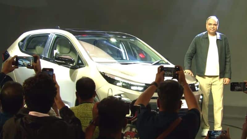 Tata Altroz Facelift भारत में लॉन्च – 360° कैमरा, 6 एयरबैग और नए अपडेट्स 1 Tata Altroz Facelift भारत में लॉन्च – ₹6.89 लाख से शुरू, 360° कैमरा, 6 एयरबैग और नए अपडेट्स
