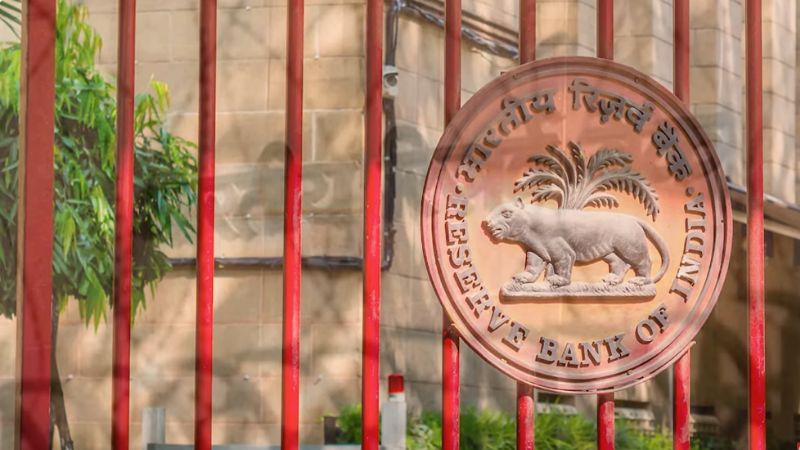 आरबीआई ने क्यों मंगवाया 100 टन सोना भारत वापस? जानिए इसके पीछे की बड़ी वजह 2 RBI Gold Reserve India 2025: RBI ने 100 टन सोना भारत वापस मंगवाया