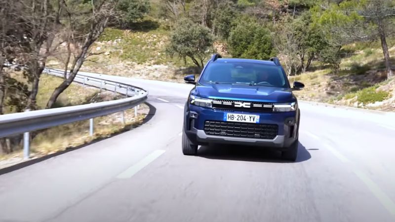 क्या Renault Duster 2025 की वापसी फिर मचाएगी धूम? जानिए इस SUV की पूरी कहानी 2 Renault Duster 2025: नई SUV की वापसी, फीचर्स और लॉन्च